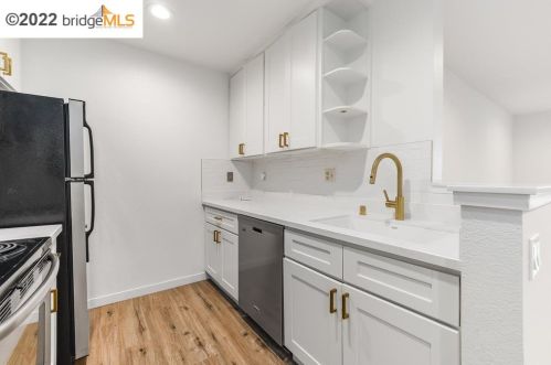 1042 Yarwood Ct, San Jose CA  95128-4727 exterior