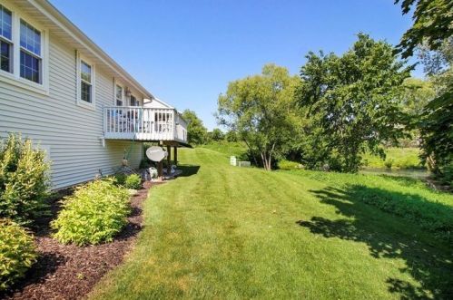 1446 Horizon Trl, Waukesha, WI 53189-8235