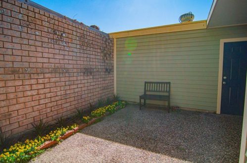 6907 Weiss Dr, Galveston, TX 77551-1779