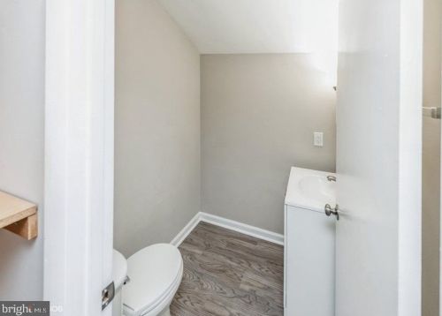 18 Jury St, Highspire PA  17034-1010 exterior