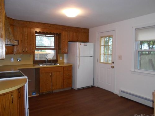 429 Elm St, Windsor Locks CT  06096-1604 exterior