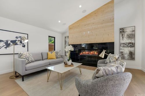 4709 Norwich Ave, Van Nuys CA  91403-2017 exterior