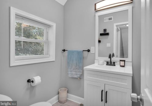 501 Rhoads Ave, Tavistock NJ  08033-2931 exterior