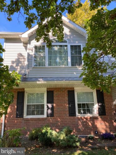 278 Edwards Dr, Norristown, PA 19406-1722
