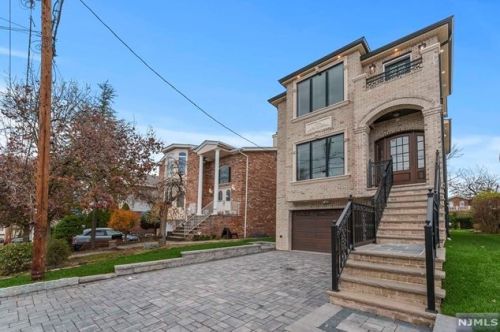 10 1st St, Englewood, NJ 07632-1407