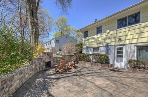 18 Sunnybrook Rd, Bernardsville NJ  07924-2713 exterior