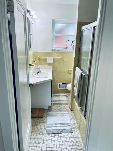 3013 Glendale Ave, Pittsburgh PA  15227-2831 exterior