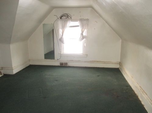 1232 Faulkner St, Pittsburgh PA 15204-1649 exterior