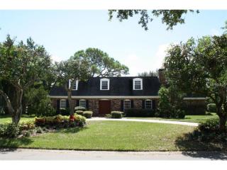 7511 Riverview Dr, Bradenton, FL 34209-9759