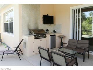 14397 Manchester Dr, Naples FL  34114-8628 exterior