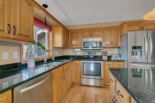 1905 Grizzly Ln, Sartell MN  56377-2070 exterior