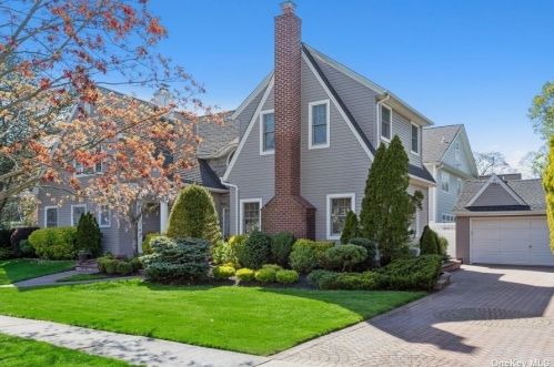 190 Harvard Ave, Rockville Centre, NY 11570-1915