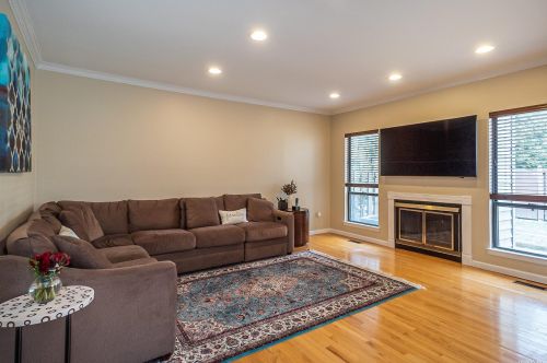 55 Villas Cir, Huntington Station NY  11747-3059 exterior