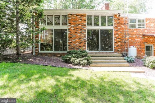 3 Annette Dr, West Enola PA  17025-1802 exterior