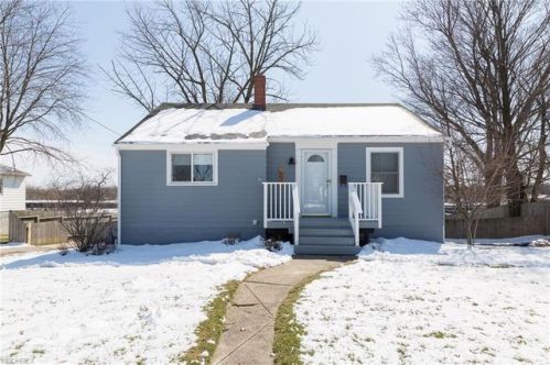 652 Smith Rd, Medina OH  44256-8766 exterior