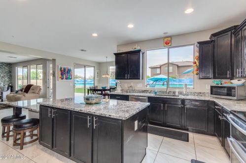 18415 Prt Royale Ln, Sun City AZ  85379-4720 exterior