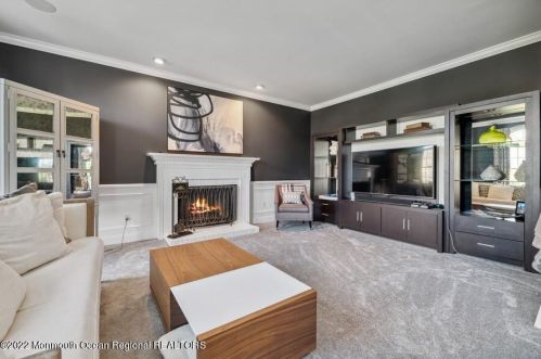 6 Courtney Ct, East Freehold NJ 07728-9563 exterior