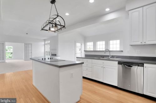 20 Cool Springs Ln, Charles Town WV  25414-4647 exterior