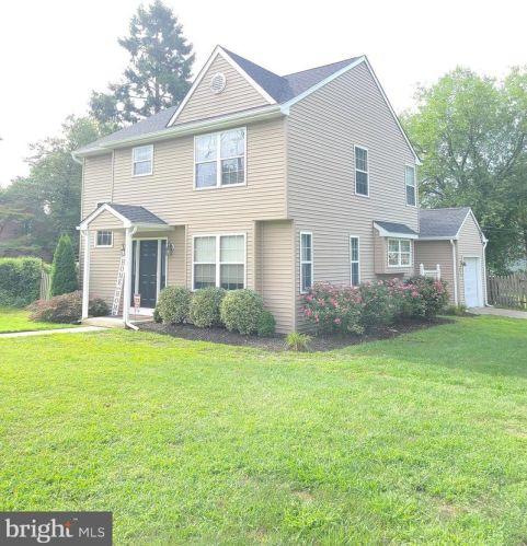 246 Warren Ave, West Deptford, NJ 08086-9500