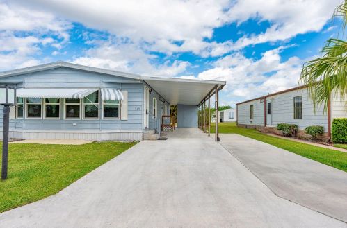 560 Barb Ann Ln, Fort Pierce, FL 34952-7939