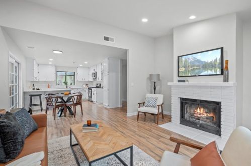 30807 Arlington St, Santa Clarita CA  91384-2453 exterior