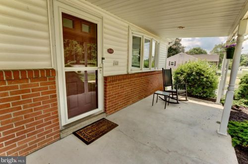 6441 Lyters Ln, Harrisburg, PA 17111-4646