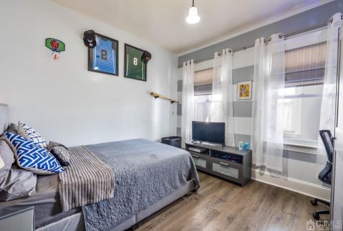 25 Hanson Ave, Perth Amboy NJ  08863-1730 exterior