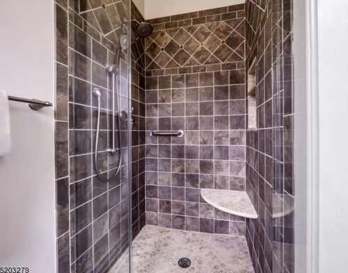 18 Dennis Rd, Lafayette NJ  07848-3153 exterior