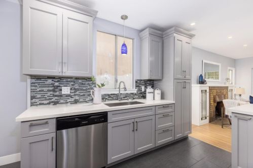 4512 Ellen St, Oakland CA 94601-4729 exterior