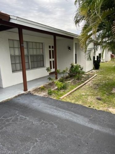 11 Palm Blvd, Lehigh Acres, FL 33936-7255