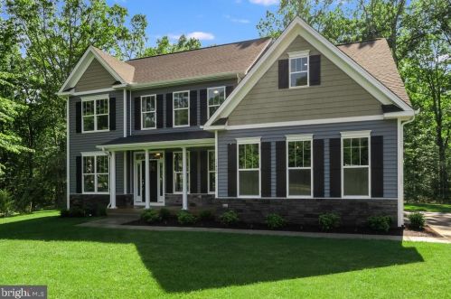 65 Foundation Dr, Fredericksburg, VA 22405-3921