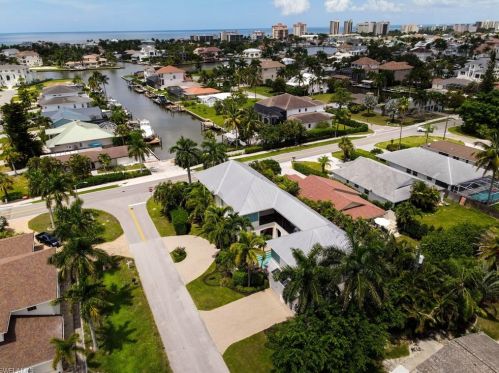 505 101 Ave, Naples FL 34108-3207 exterior