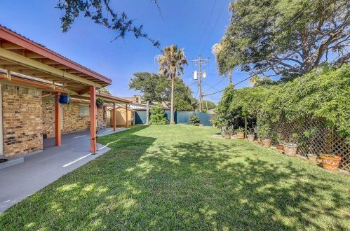 2801 Dominique Dr, Galveston TX 77551-1570 exterior