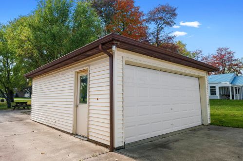 8328 Martinsburg Rd, Mount Vernon OH  43050-9506 exterior