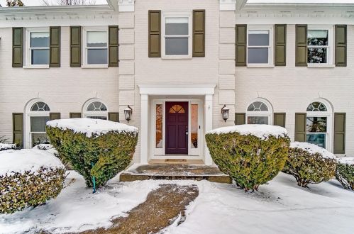 9857 Bennington Dr, Cincinnati, OH 45241-3619