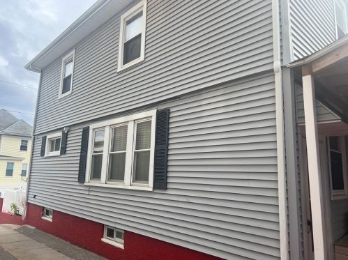 163 Indiana Ave, Providence, RI 02905-4403