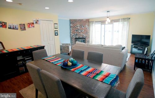 6 Fillmore Pl, Lawrence Township NJ  08648-4338 exterior