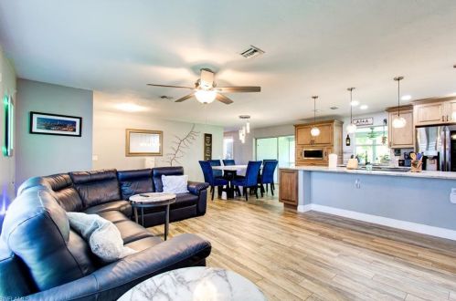 113 41st St, Cape Coral FL  33904-8342 exterior