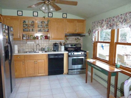 4 Wildwood Rd, Panamoka, NY 11961-2603