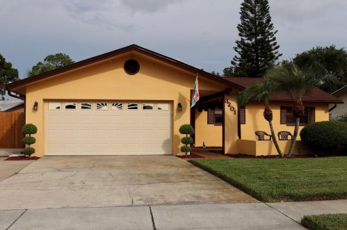 3201 65th Way, Saint Petersburg, FL 33710-2462
