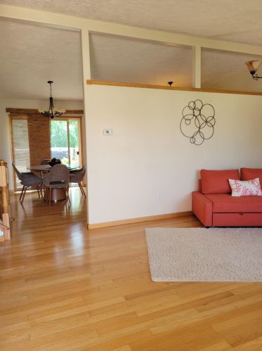 7823 Eider Ave, Hobart, IN 46342-6883