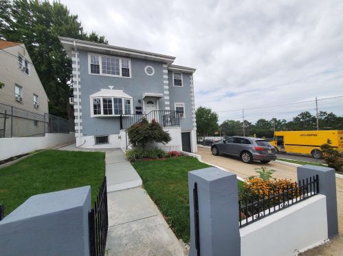 1615 86th St, North Bergen, NJ 07047-4320