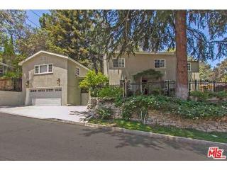 8411 Kirkwood Dr, Los Angeles, CA 90046-1927