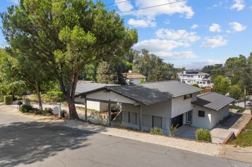 24440 Wayman St, Santa Clarita, CA 91321-2716