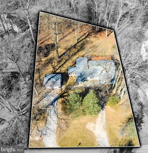 527 Uwchlan Ave, Downingtown, PA 19335-1756
