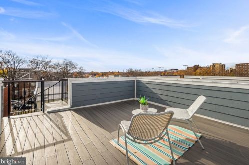 1111 Holbrook Ter, Washington DC 20002-2704 exterior