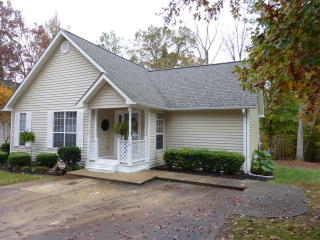 110 Woodcreek Dr, Greenwood, SC 29649-1768
