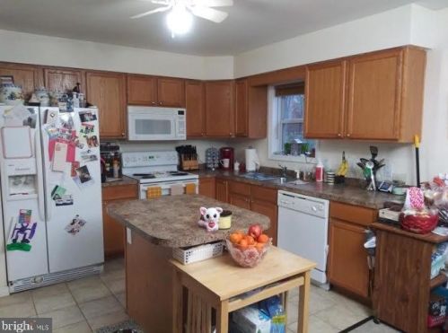 359 Phillips Ave, Browns Mills, NJ 08015-1837