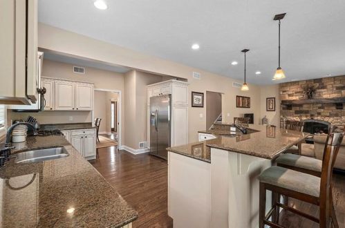 1015 Noble Pne Ct, Trafford PA 15085-9786 exterior