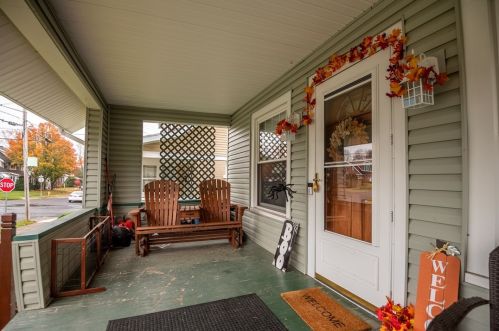 160 White Ave, Hermitage, PA 16146-3082